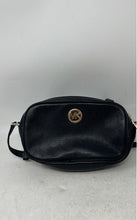 Load image into Gallery viewer, Michael Kors Womens Black Pebbled Leather Adjustable Strap Crossbody Bag