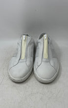 Load image into Gallery viewer, O.X.S. Womens Woobie White Front Zipper Low Top Round Toe Sneakers Shoes Sz 11.5