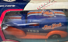 Load image into Gallery viewer, Matchbox Team Collectible New York Mets 1:64 Scale Limited Edition Diecast Truck