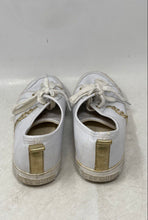 Load image into Gallery viewer, Guess Womens Banx White Gold-Tone Leather Low Top Lace-Up Tennis Shoes Size 8.5M