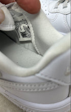 Load image into Gallery viewer, Nike Kids Force 1 Low EasyOn FN0237-111 White Slip-On Sneaker Shoes Size 11C