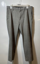 Load image into Gallery viewer, H&M Mens Gray Plaid Flat Front Pockets Straight Leg Slim Fit Dress Pants Size 32