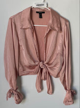 Load image into Gallery viewer, Forever 21 Womens Pink Collared Long Sleeve Tie Front Cropped Blouse Top Size L