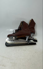 Load image into Gallery viewer, CCM Womens Brown Leather Round Toe Lace-Up Steel Arch Ice Hockey Skates Size 6