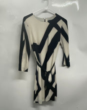 Load image into Gallery viewer, Armani Exchange Womens Beige Black Geometric 3/4 Sleeve Back Zip Shift Dress 0