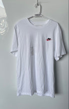 Load image into Gallery viewer, Nike Mens White Sportswear Club Short Sleeve Crew Neck Pullover T-Shirt Size XL