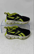 Load image into Gallery viewer, Reebok Kids Zigtech Black Green Low Top Lace-Up Sneaker Shoes Size 8K