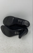 Load image into Gallery viewer, Kenneth Cole Womens Black Round Toe Slip-On Block Pump Heels Size 6.5