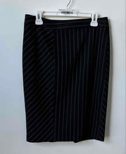 Load image into Gallery viewer, Express Womens Black Beige Pinstriped Back Button Straight & Pencil Skirt Size 8