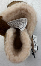 Load image into Gallery viewer, UGG Unisex Baby Lemmy II 1018136I Brown Suede Sheepskin Booties Size 0/1 W/ Tag