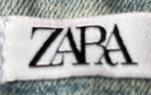 Load image into Gallery viewer, Zara Mens Blue Denim 5 Pocket Design Light Wash Straight Jeans Size 32