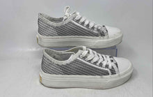 Load image into Gallery viewer, Karl Lagerfeld Womens Giddeon White Black Lace-Up Sneaker Shoes Size 7.5M