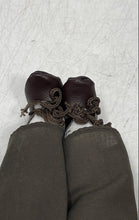 Load image into Gallery viewer, Set Of 2 Pieces Wyndham Lane Heidi & Eric Open Eyes Well Dressed Porcelain Doll