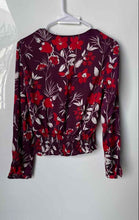 Load image into Gallery viewer, Guess Womens Multicolor Floral Long Sleeve Pullover Blouse Top Size Small
