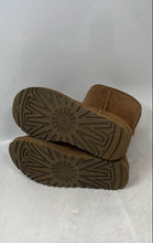 Load image into Gallery viewer, Ugg Womens Classic Short II Khaki Suede Round Toe Pull-On Ice Snow Boots Size 8