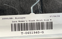 Load image into Gallery viewer, Zara Womens Black Flat Front Pockets Denim Cargo Skirt Size Medium