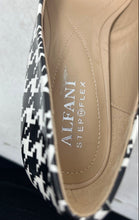 Load image into Gallery viewer, Alfani Womens Jeules White Black Step ’N Flex Slip-On Pump Heels Size 6.5M