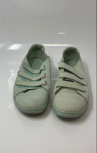 Load image into Gallery viewer, Lacoste Womens Carnaby Strap 7-35SPW0052LG2 Green Low Top Sneakers Shoes Size 7
