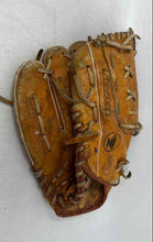 Load image into Gallery viewer, Mizuno MT2012FB Dusty Baker Autograph Brown Leather Lite-Flex LHT Baseball Glove
