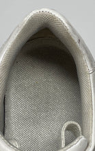 Load image into Gallery viewer, Authentic Tory Burch Womens White Leather Sneaker Shoes Size 6.5M Damaged