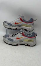 Load image into Gallery viewer, Nike Womens Air Gray Low Top Lace-Up Running Sneaker Shoes Size 10