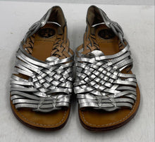 Load image into Gallery viewer, Authentic Tory Burch Womens Killian Silver Flat Huarache Strappy Sandals Size 6M