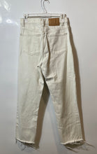 Load image into Gallery viewer, Zara Womens Off White Denim Raw Hem 5 Pocket Design Straight Jeans Size 04