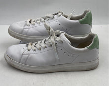 Load image into Gallery viewer, Authentic Tory Burch Womens Howell Court White Green Sneaker Shoes Sz 8M Damaged