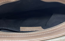 Load image into Gallery viewer, Borse In Pelle Womens Beige Adjustable Strap Inner Pockets Shoulder Handbag