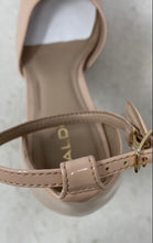 Load image into Gallery viewer, Aldo Womens Craybaen Beige Square Toe Block Platform Heels Size 8