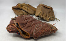 Load image into Gallery viewer, Lot Of 3 Pcs Unisex Brown Right-Handed Throw Design Baseball Glove