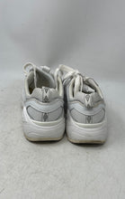 Load image into Gallery viewer, Umbro Womens Run M White Low Top Round Toe Lace-Up Sneaker Shoes Size 8.5