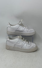 Load image into Gallery viewer, Nike Kids Air Force 1 LE White Low Top Lace-Up Sneaker Shoes Size 5.5Y