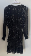 Load image into Gallery viewer, Vince Camuto Womens Black And White Floral V-Neck Long Sleeve Shift Dress Sz XS