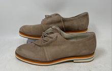 Load image into Gallery viewer, Two By Vince Camuto Womens Udessa Beige White Orange Oxford Shoes Size 7.5M