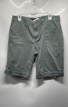 Load image into Gallery viewer, Gloria Vanderbilt Womens Green Regular-Fit Utility Bermuda Shorts Size 10