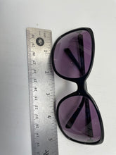 Load image into Gallery viewer, Simply Vera, Steve Madden, Tahari Multicolored Sunglasses (4 Pcs)