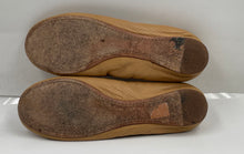 Load image into Gallery viewer, Authentic Tory Burch Womens Caroline 2 Beige Ballet Flats Size 7.5 M Damaged