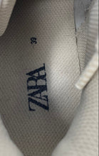 Load image into Gallery viewer, Zara Womens White Leather Lace-Up Low Top Round Toe Sneaker Shoes Size 39
