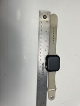 Load image into Gallery viewer, Apple Watch Serie SE 44mm Power On / Locked For Parts (NCL)