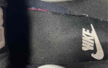 Load image into Gallery viewer, Nike Womens Air Max 97 Gold Black Low Top Lace-Up Sneaker Shoes Size 7