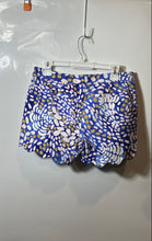 Load image into Gallery viewer, Lilly Pulitzer Womens Multicolor Buttercup Scalloped Hem Chino Shorts Size 8