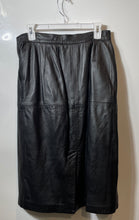Load image into Gallery viewer, Siena New York Womens Black Leather Straight & Pencil Skirt Sz 10 Missing Button