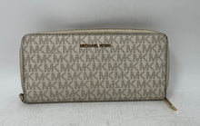 Load image into Gallery viewer, Michael Kors Womens Jet Set Travel Beige Brown Signature Print Zip-Around Wallet
