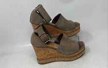 Load image into Gallery viewer, Dolce Vita Womens Dark Beige Open Toe Platform Sandals Size 6.5