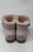 Load image into Gallery viewer, UGG Womens Light Purple Floral Round Toe Snow Boots Size 7