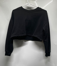 Load image into Gallery viewer, Forever 21 Womens Black Long Sleeve Crew Neck Cropped Pullover Sweatshirt Size S