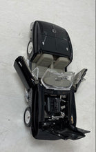 Load image into Gallery viewer, Showcasts Black 1:24 Scale 1967 Chevrolet Corvette Diecast Model Car Toy