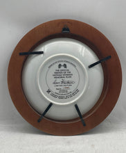 Load image into Gallery viewer, Vintage The Franklin Mint Fine Porcelain The Official Friends Veterans Plate