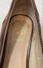 Load image into Gallery viewer, Vince Camuto Womens Chayton Brown Leather Slip-On Loafer Flats Size 7 M